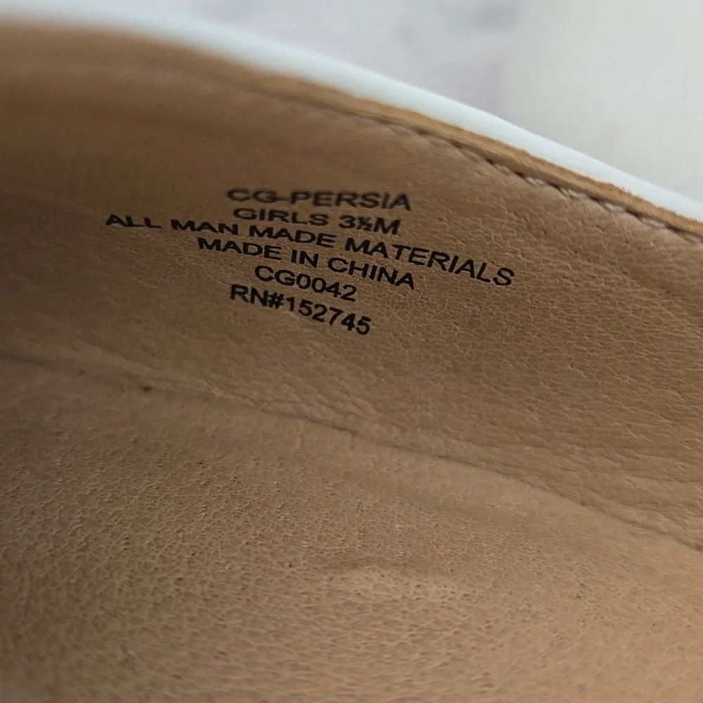 Vince Camuto White Flat Dress Shoes, Girls Size 3.5, Great Condition - Picture 3 of 10